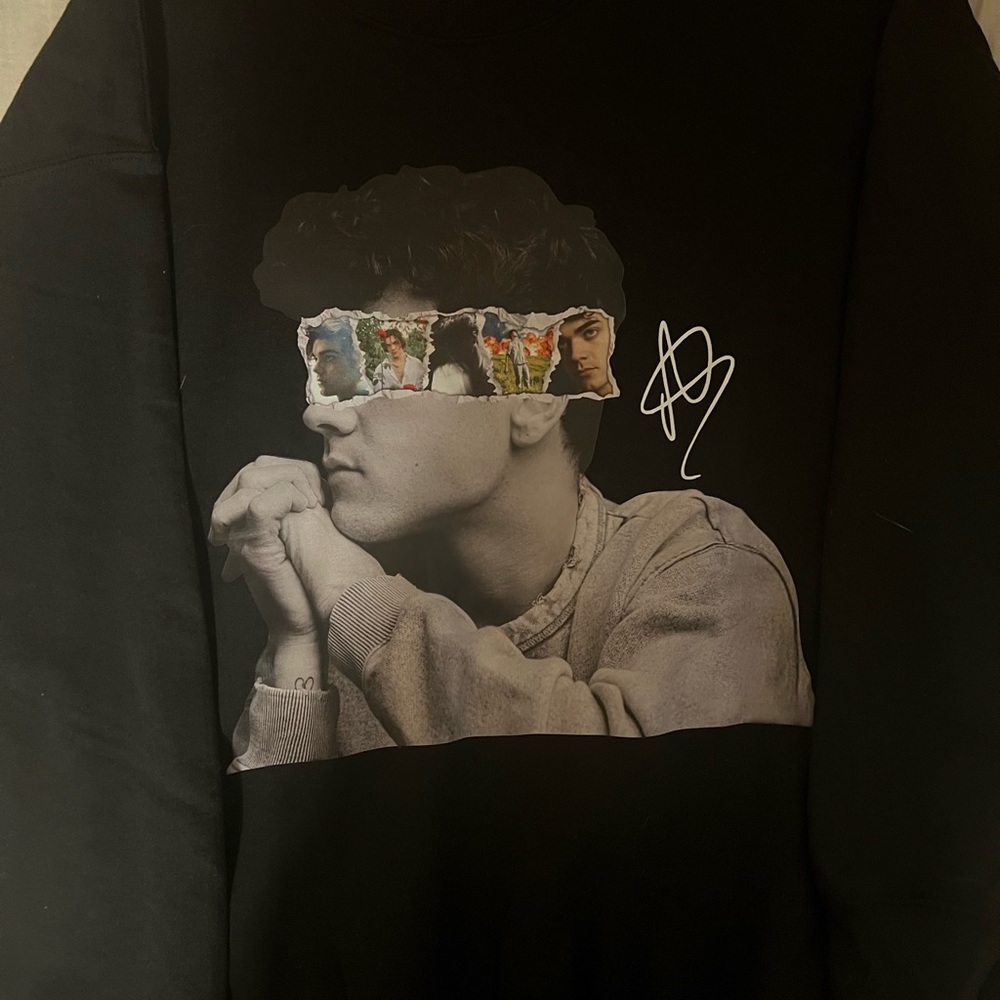 “Alexander Stewart” Black Graphic Sweater